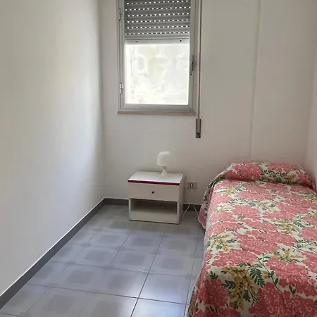 A Due Passi Dal Mare Apartment *