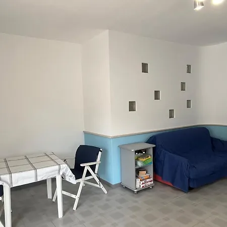 A Due Passi Dal Mare سكولييتي