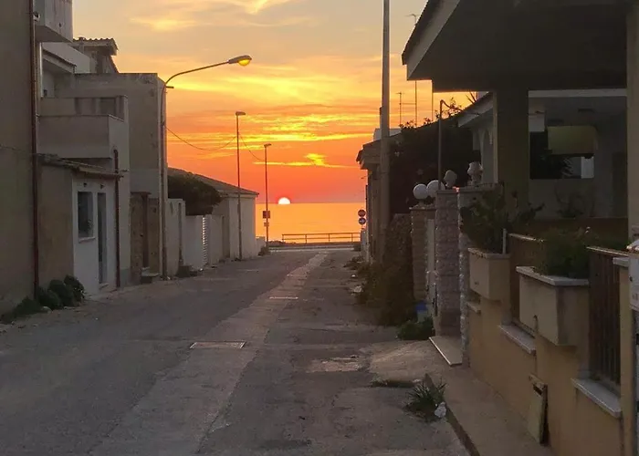 A Due Passi Dal Mare *